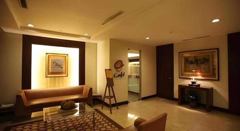 Amorsolo Mansion Hotel Манила Екстериор снимка