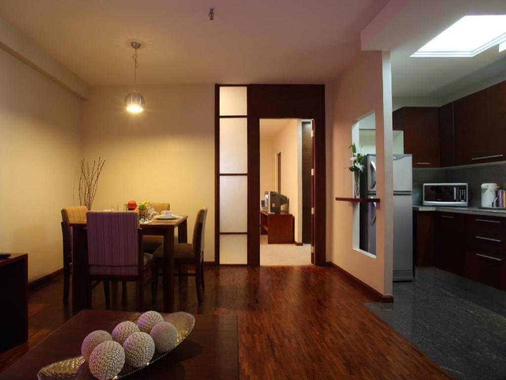 Amorsolo Mansion Hotel Манила Екстериор снимка