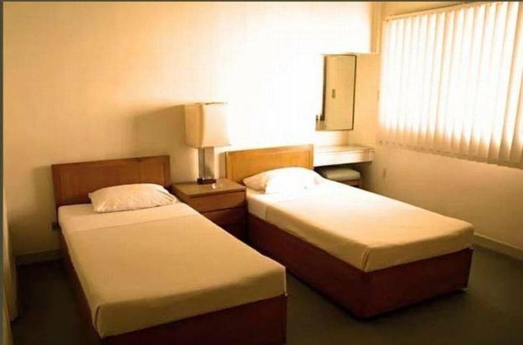 Amorsolo Mansion Hotel Манила Екстериор снимка