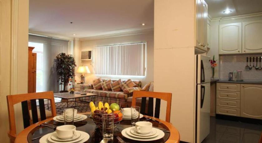 Amorsolo Mansion Hotel Манила Екстериор снимка