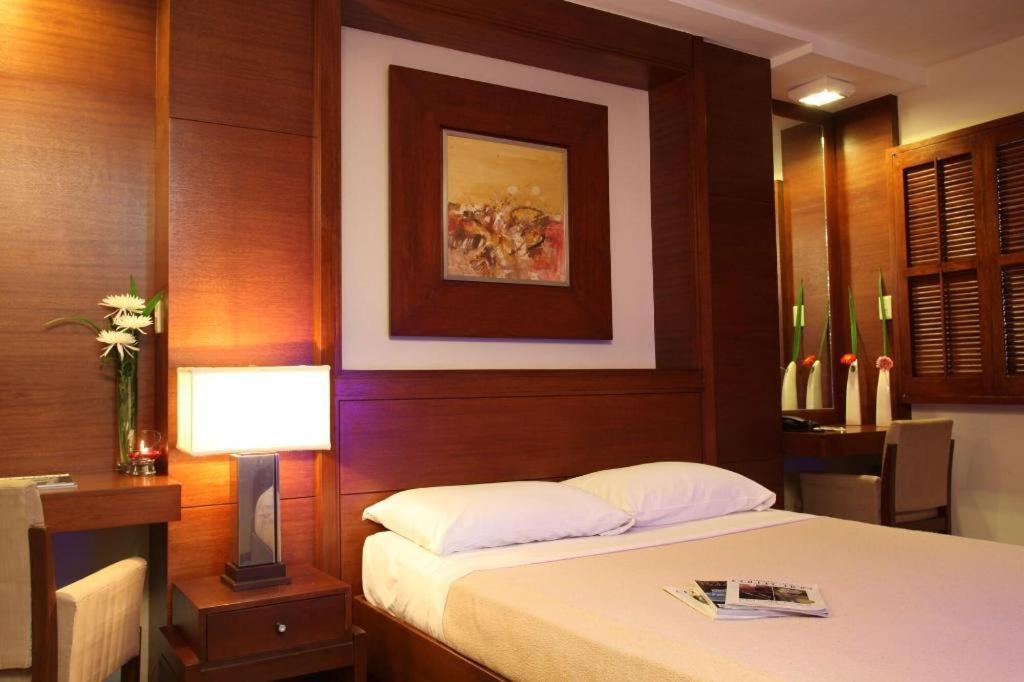Amorsolo Mansion Hotel Манила Екстериор снимка